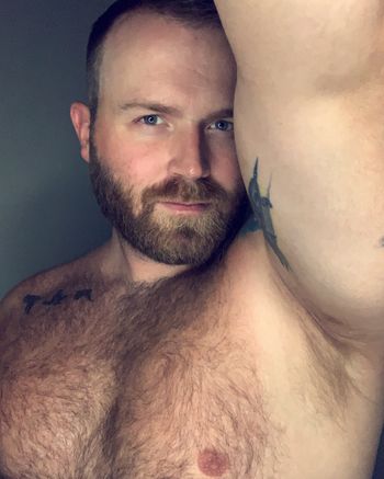 nude midwest_evan posting submissive selfie