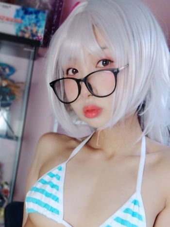 nude mikan_cosfree showing cfnm selfie