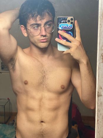 nude mikeexxx43 doing male selfie