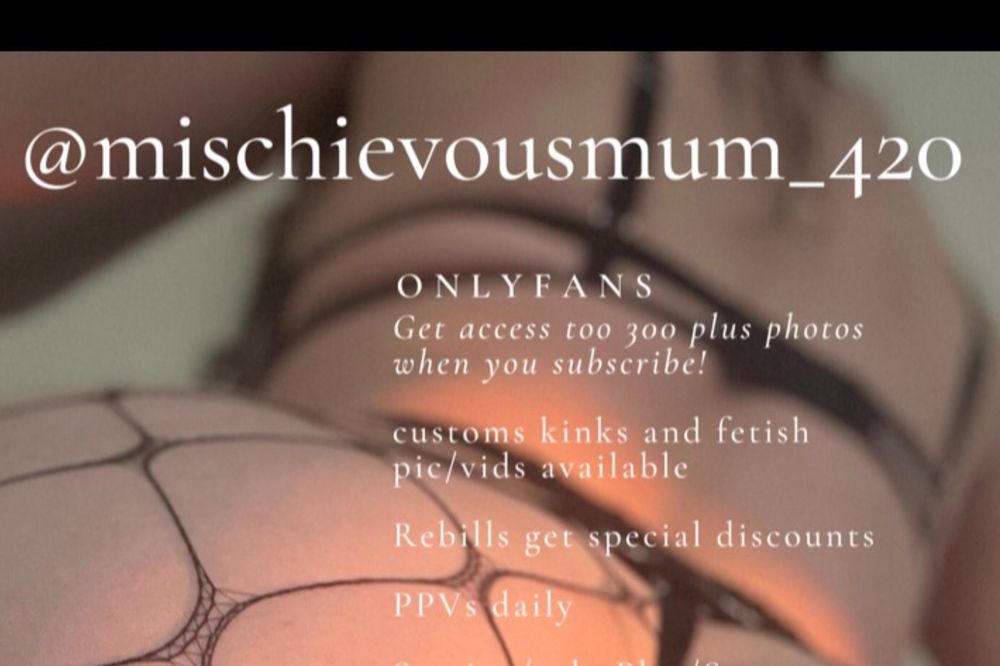 mischievousmum_420 OnlyFans doing white