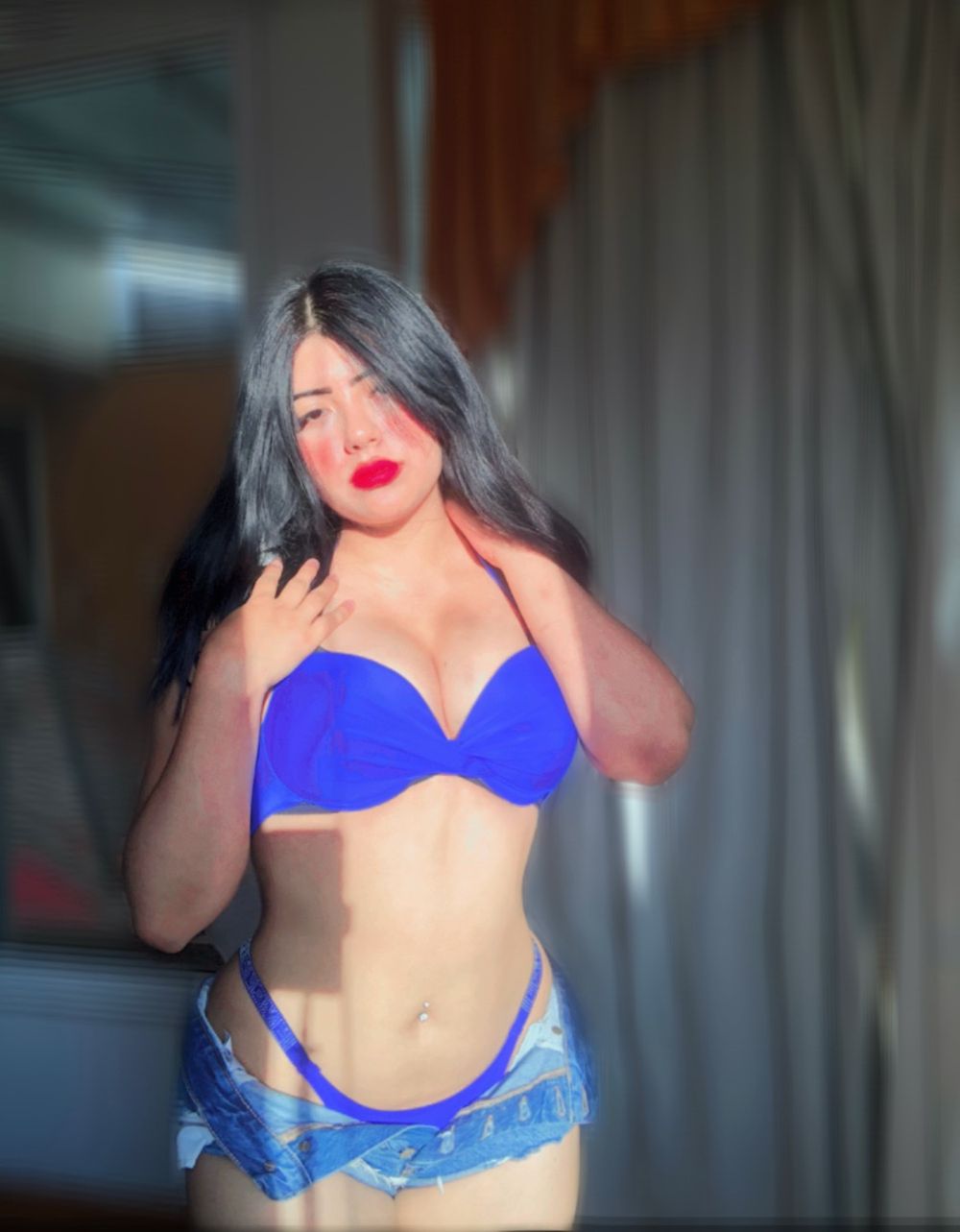 mishellevalle OnlyFans recording submissive