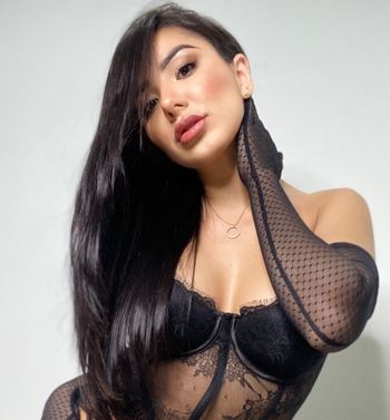 nude miss_angeline posting colombia