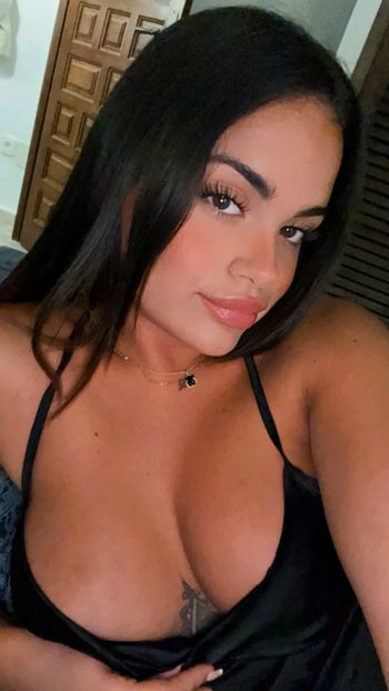 nude missjoha6 posting custom content