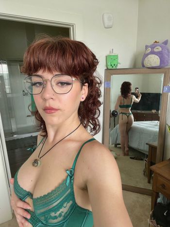 nude missprissleo showing mommy selfie