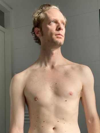 nude mistervos posting model selfie