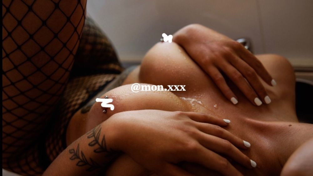 mon.xxx OnlyFans posting submissive