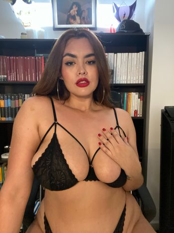 nude monikapc93 showing latina