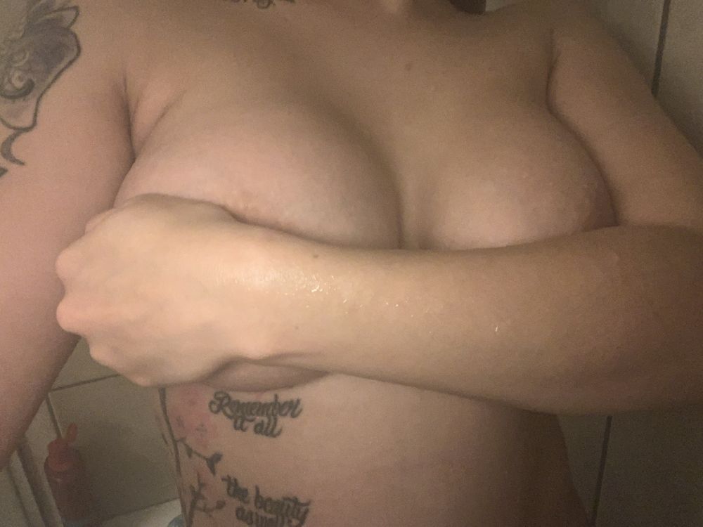 moonsmamma OnlyFans doing big ass