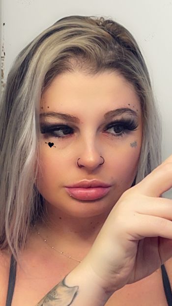 nude morgdanielle posting teen selfie