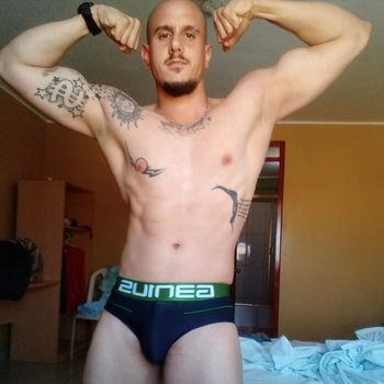 nude mr_robert87 doing latina selfie