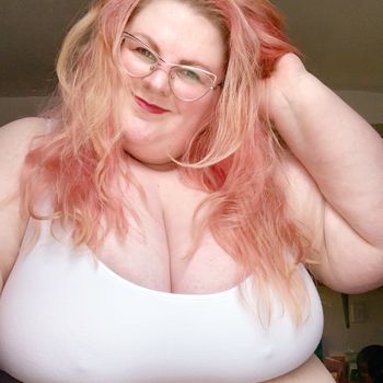 nude mrsapple posting united states selfie