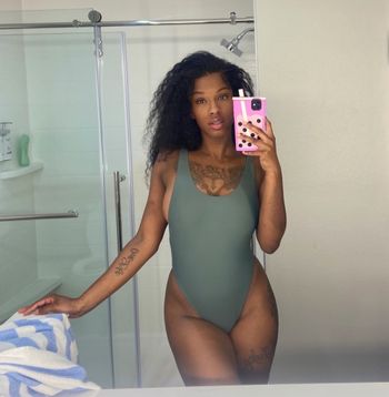 nude ms.bitchlucky posting ebony