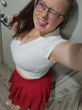 ms.red.panda OnlyFans lesbian selfie