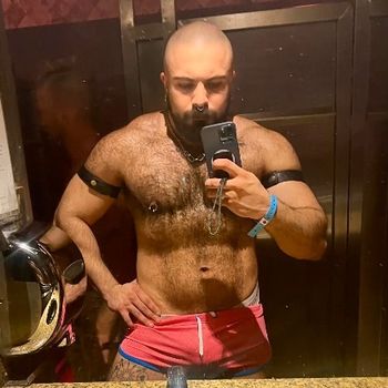 nude musclefur showing big ass selfie