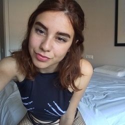 nude nataliaquimera posting latina selfie