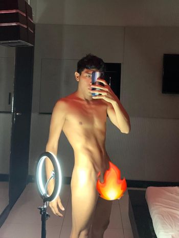 nude nathansalles showing male