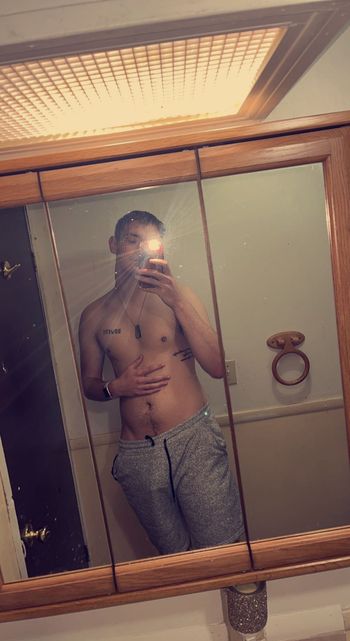 nbowers03 OnlyFans streamer selfie