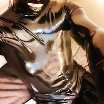 nude neonlatex United Kingdom selfie