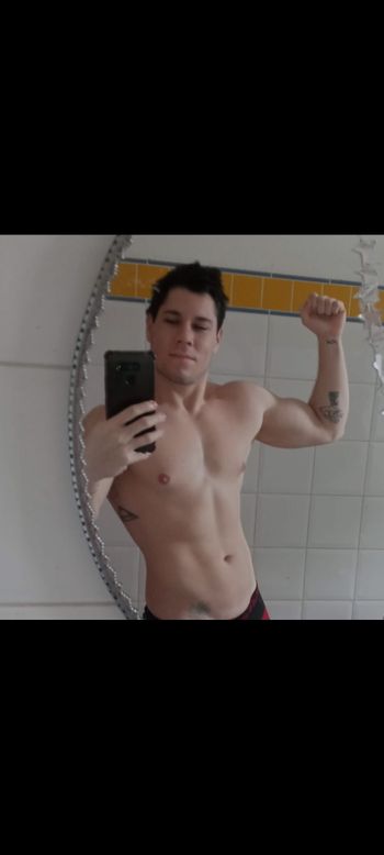 nude nickthedoor posting brazil selfie