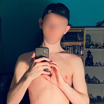 nude nigayguy1 posting gay selfie