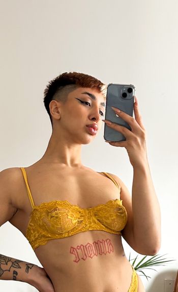 nude nikapagani showing latina selfie