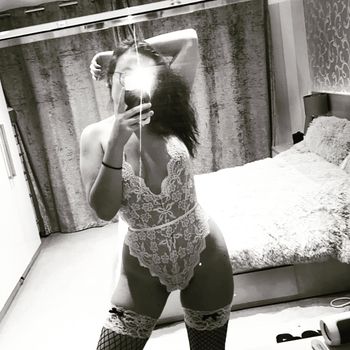 nude nikitasophia posting united kingdom selfie