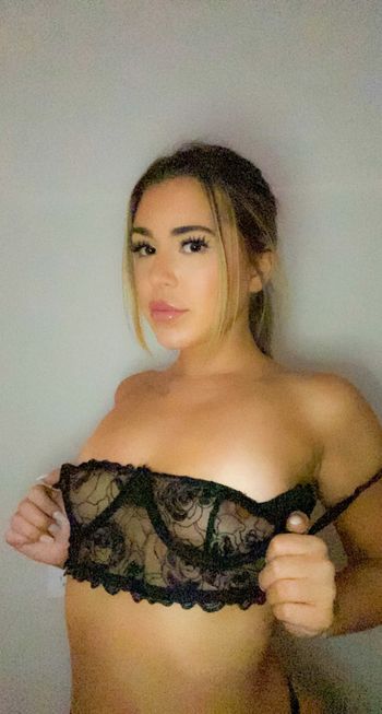 nude nikkibabyily recording latina selfie