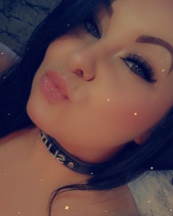 nude nikkiskye69 posting latina selfie