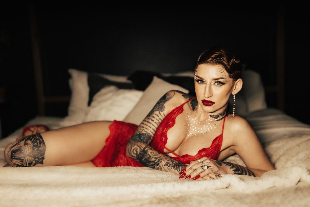 nude nudesandtattoos streamer