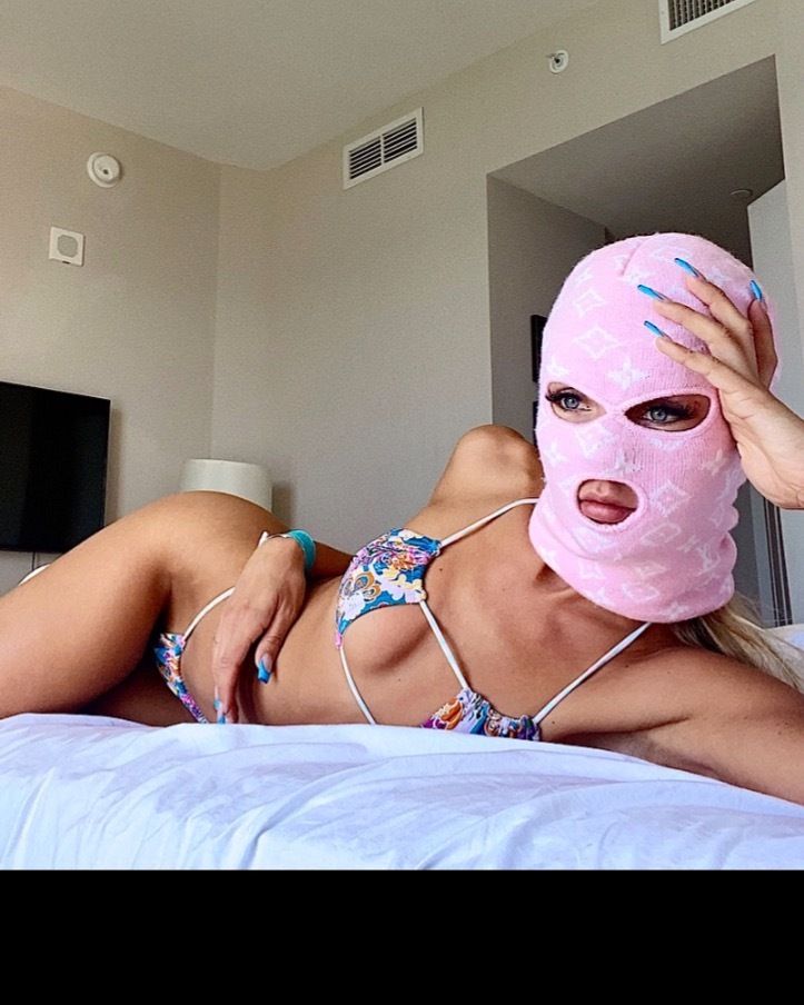 officialskimaskgirl OnlyFans showing male