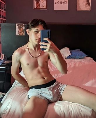 nude ojosdemar leaking male selfie