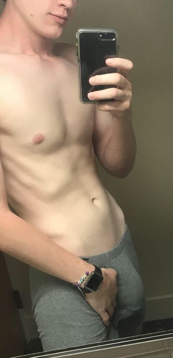 oliverjames_nyc OnlyFans teen selfie