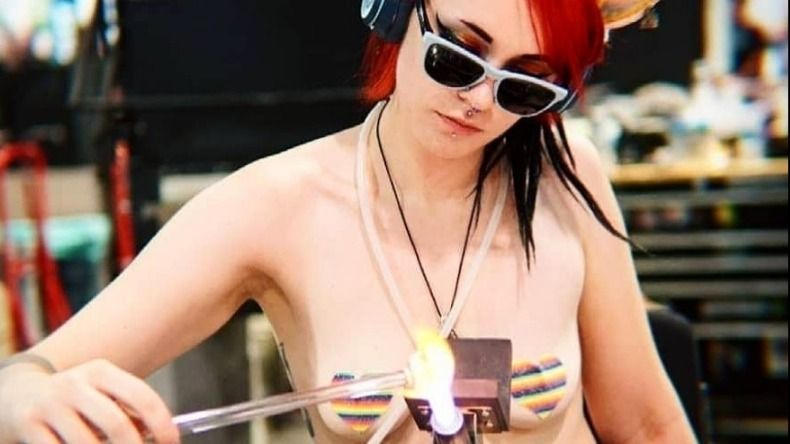 nude oneluckyp3nny United States