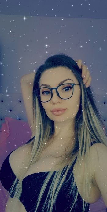 nude only_pinkfree leaking streamer selfie