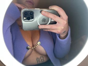 nude onlyinga doing united states selfie