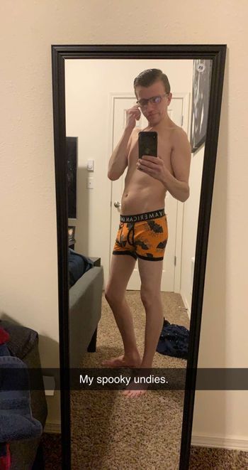 nude oregongay88 posting male