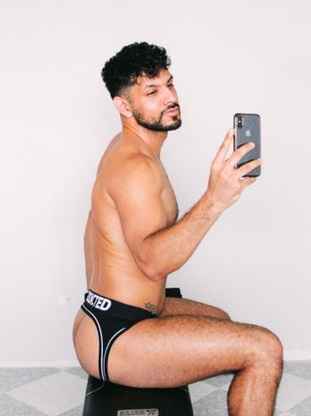 nude oskargmfree showing male selfie