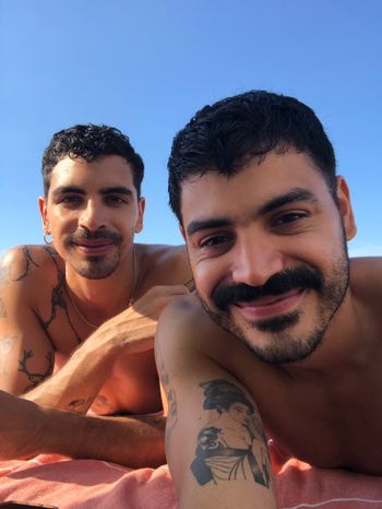 nude pabloandmati posting big ass selfie