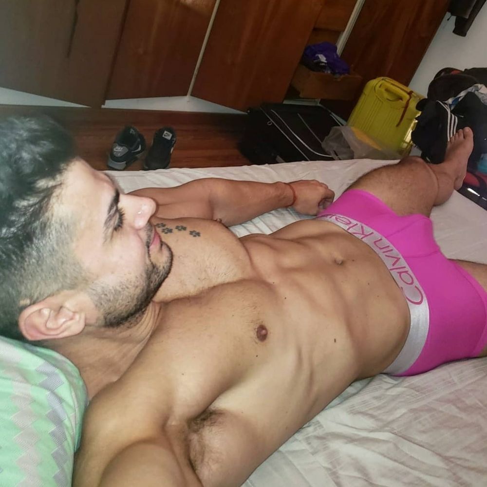 pablobianchi OnlyFans showing model