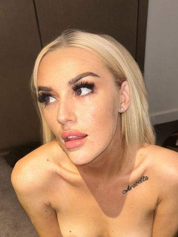 nude paigeflorencefree doing squirt selfie