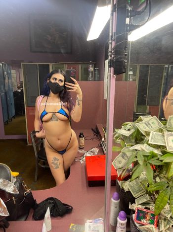 nude palomaslife doing latina selfie