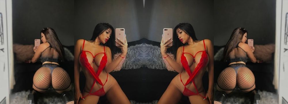 paula_flores OnlyFans showing submissive