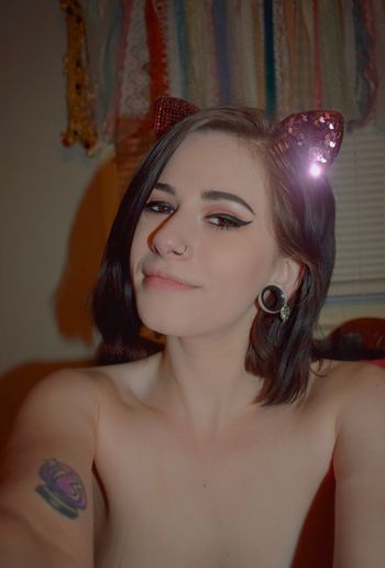 nude peach-taste-free recording streamer selfie