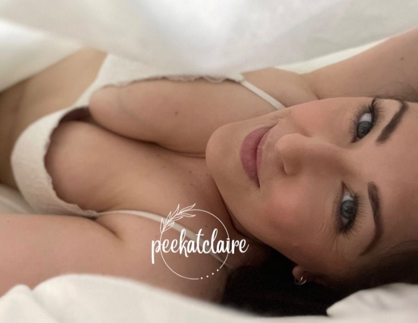 peekatclaire OnlyFans doing custom content