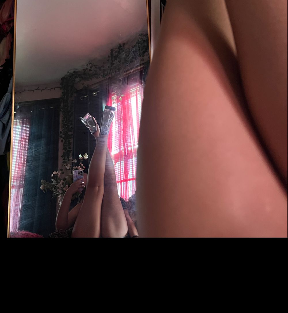 nude platinumoverdose showing trans selfie