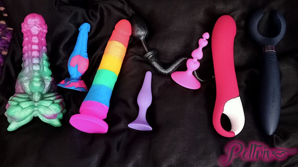 playfulpoltrix OnlyFans doing toys