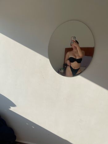 nude please2u showing latina