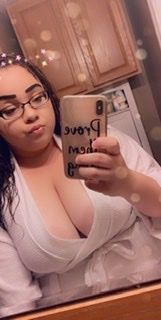 nude plussizelexi doing curves selfie