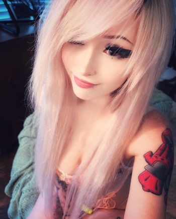 nude powrice showing custom content selfie