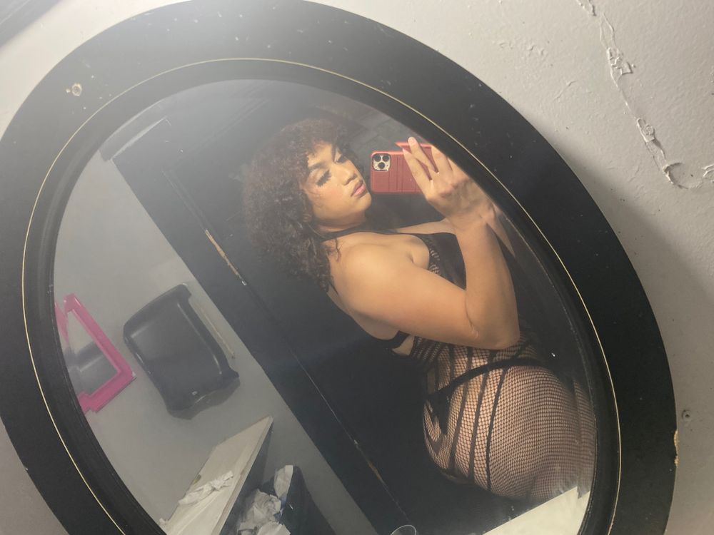 pr3ttyinpinkk OnlyFans showing exhibitionism